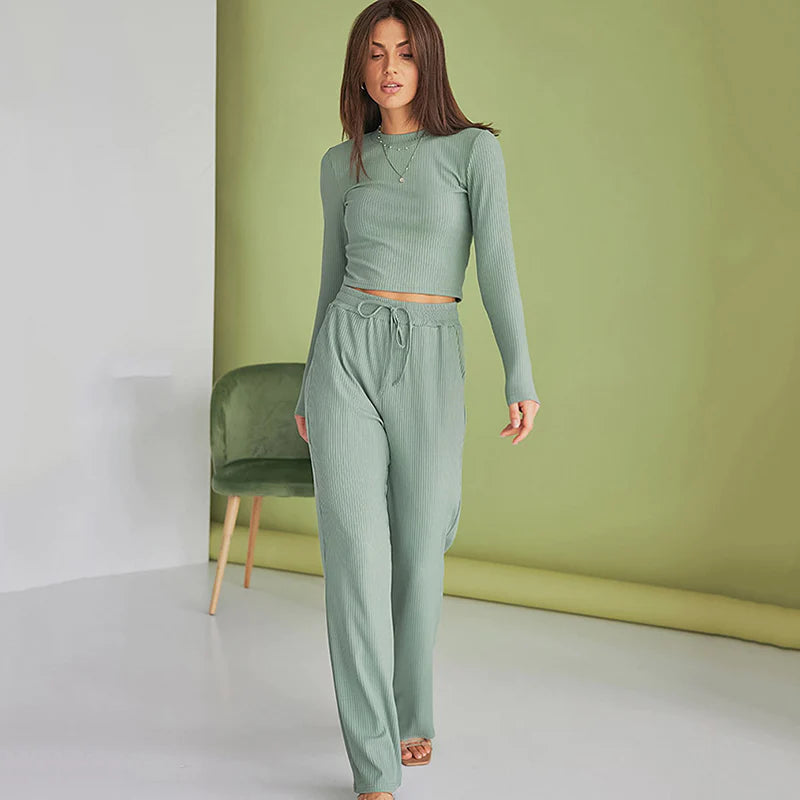 Women's Classic Pyjamas: A Timeless Trend for the Fashion-Forwards